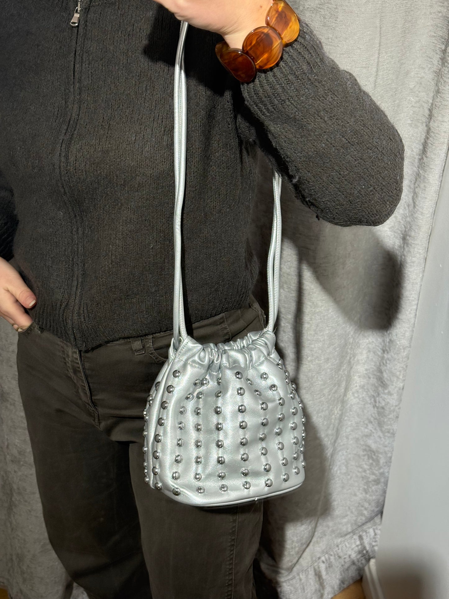 Bolso tachuelas bombonera