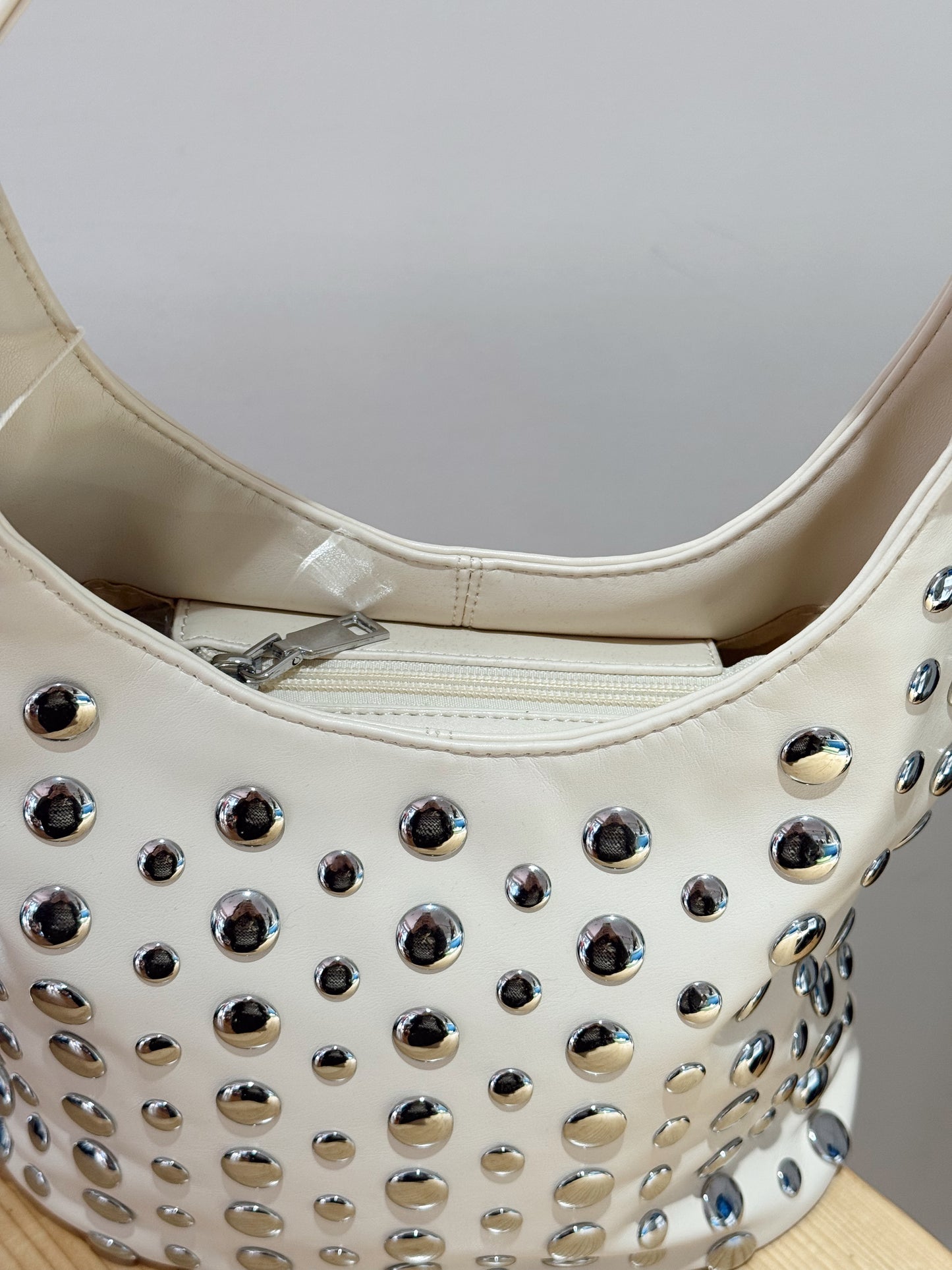 Bolso tachuelas Bang