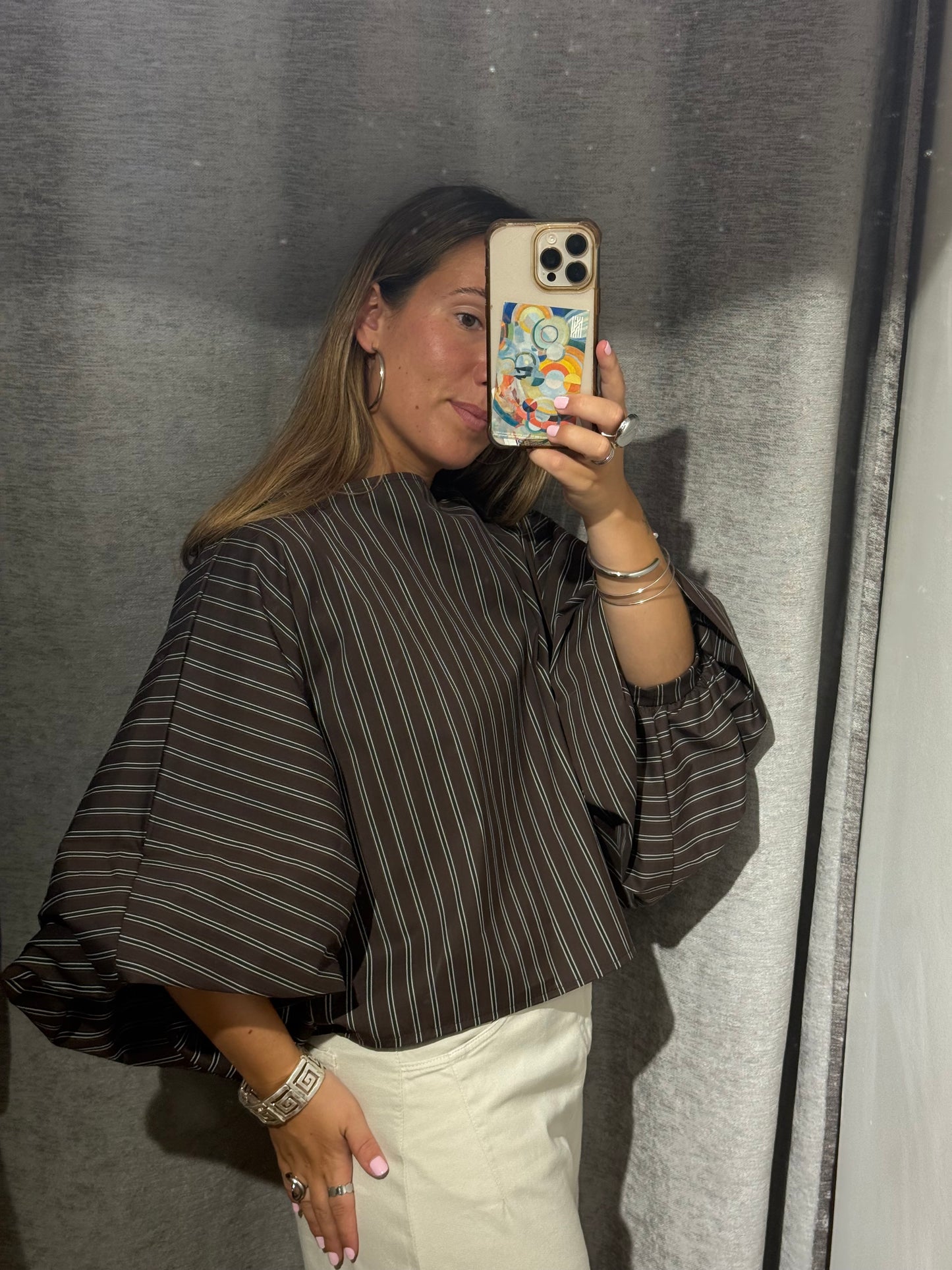 Blusa Corta Abullonada