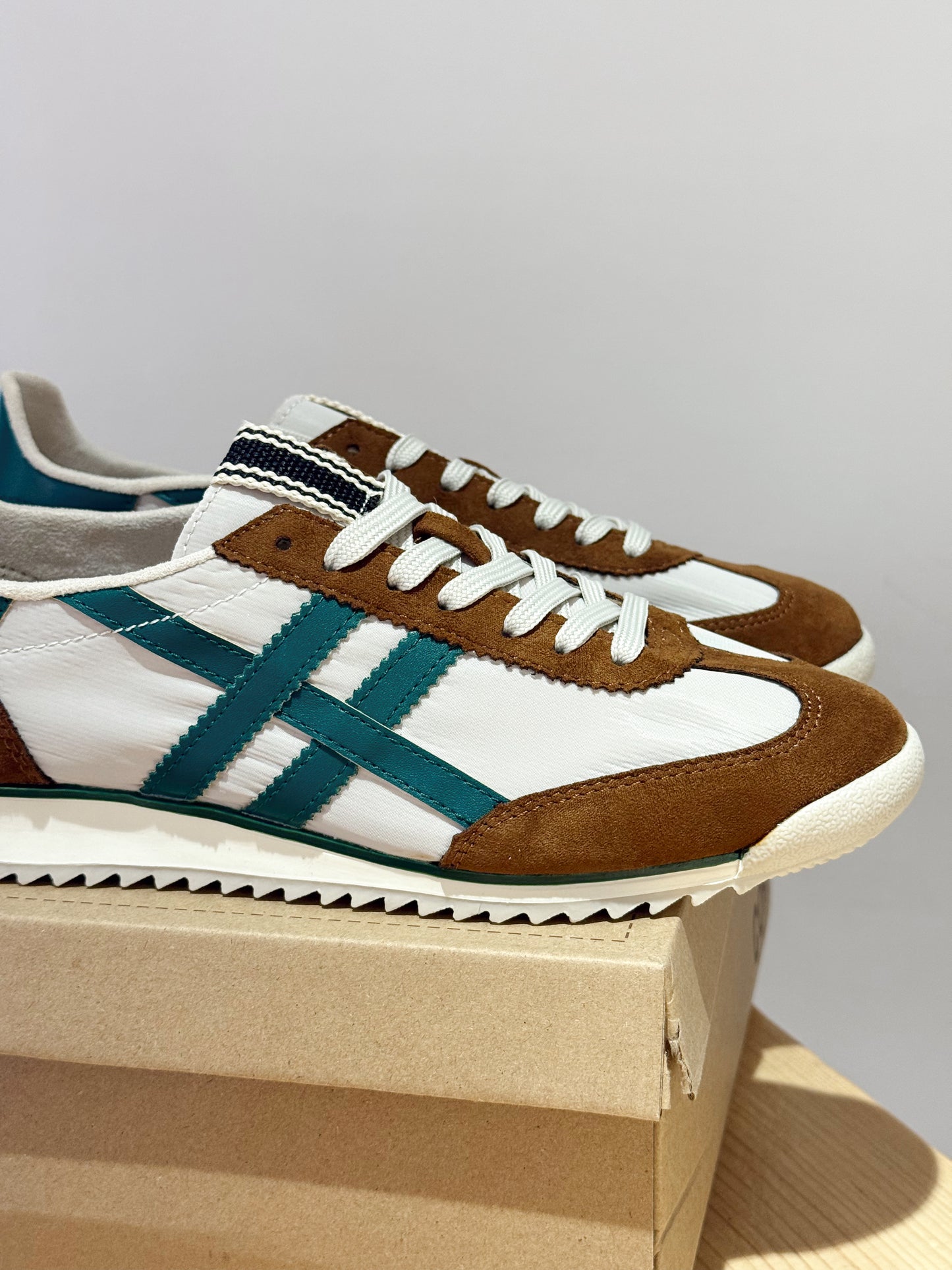 Zapatilla deportiva Retro