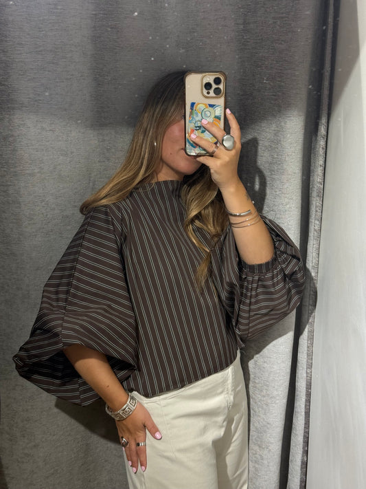 Blusa Corta Abullonada