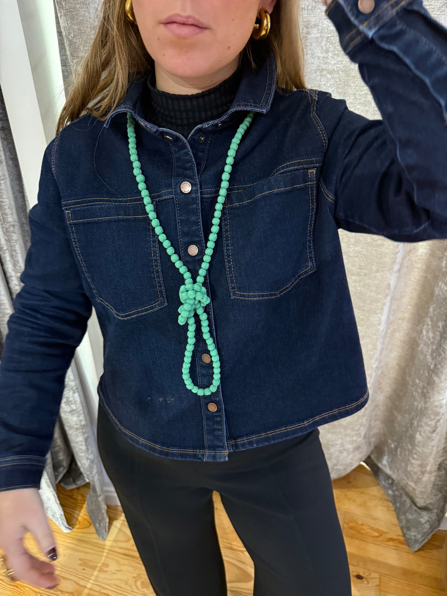 Collar Bolas Seda