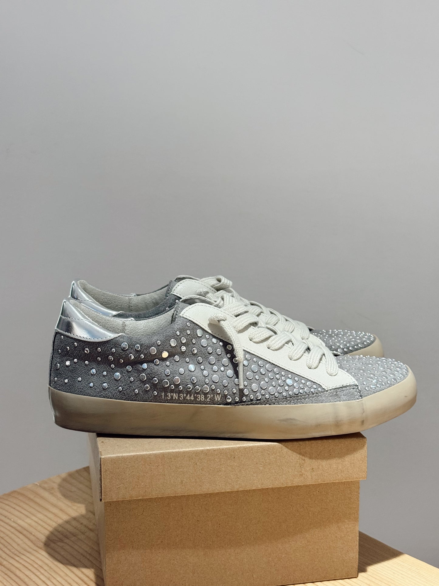 Zapatilla Tachuelas