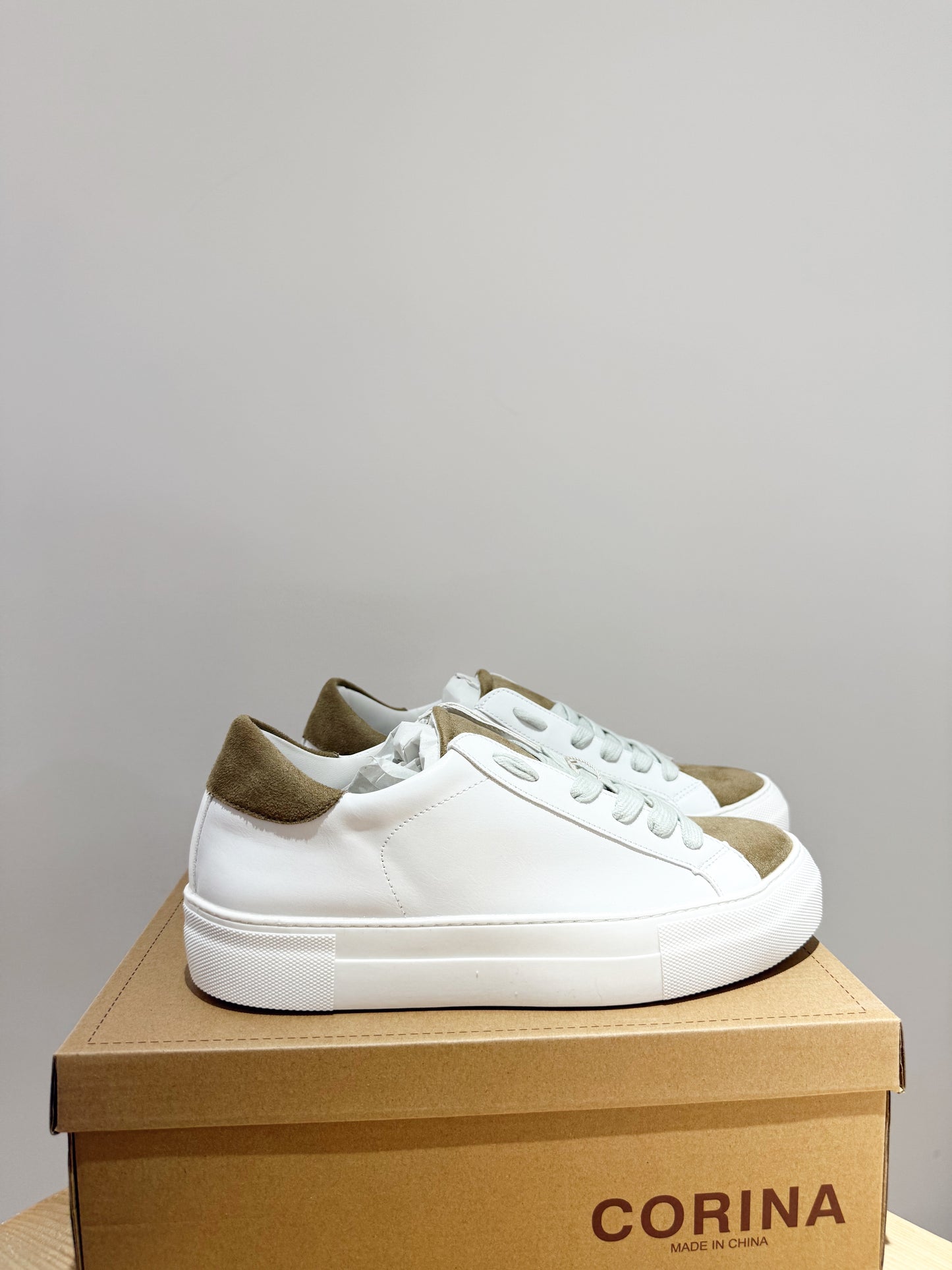 Zapatilla White